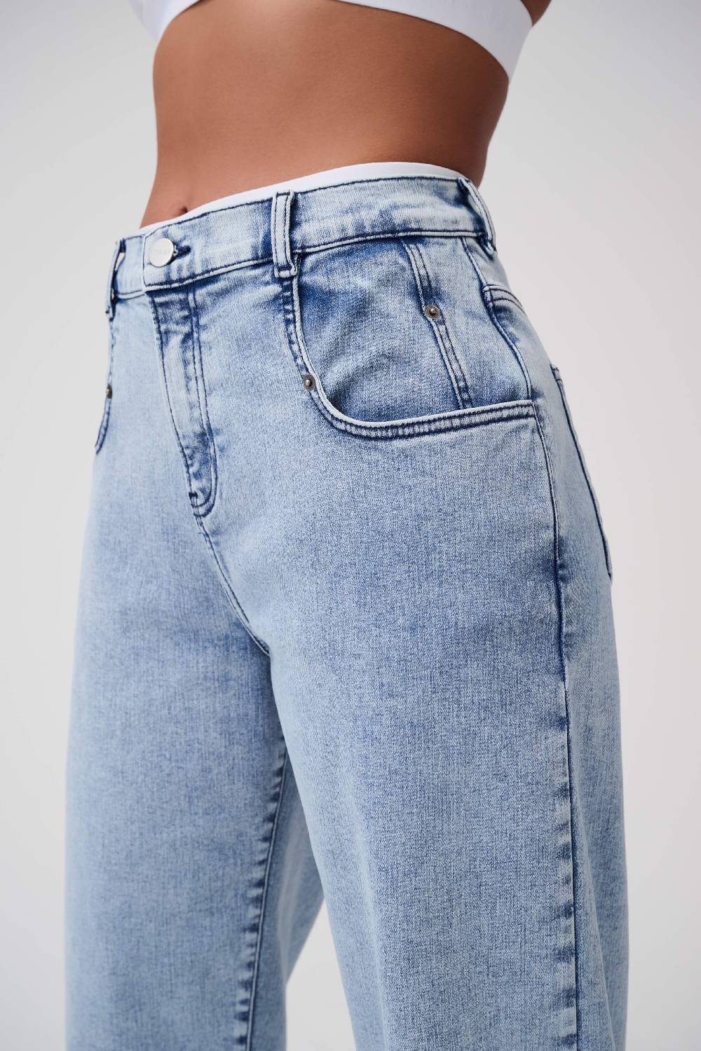 Item M6 Relaxed Denim High Rise Pants Saisonale Angebote