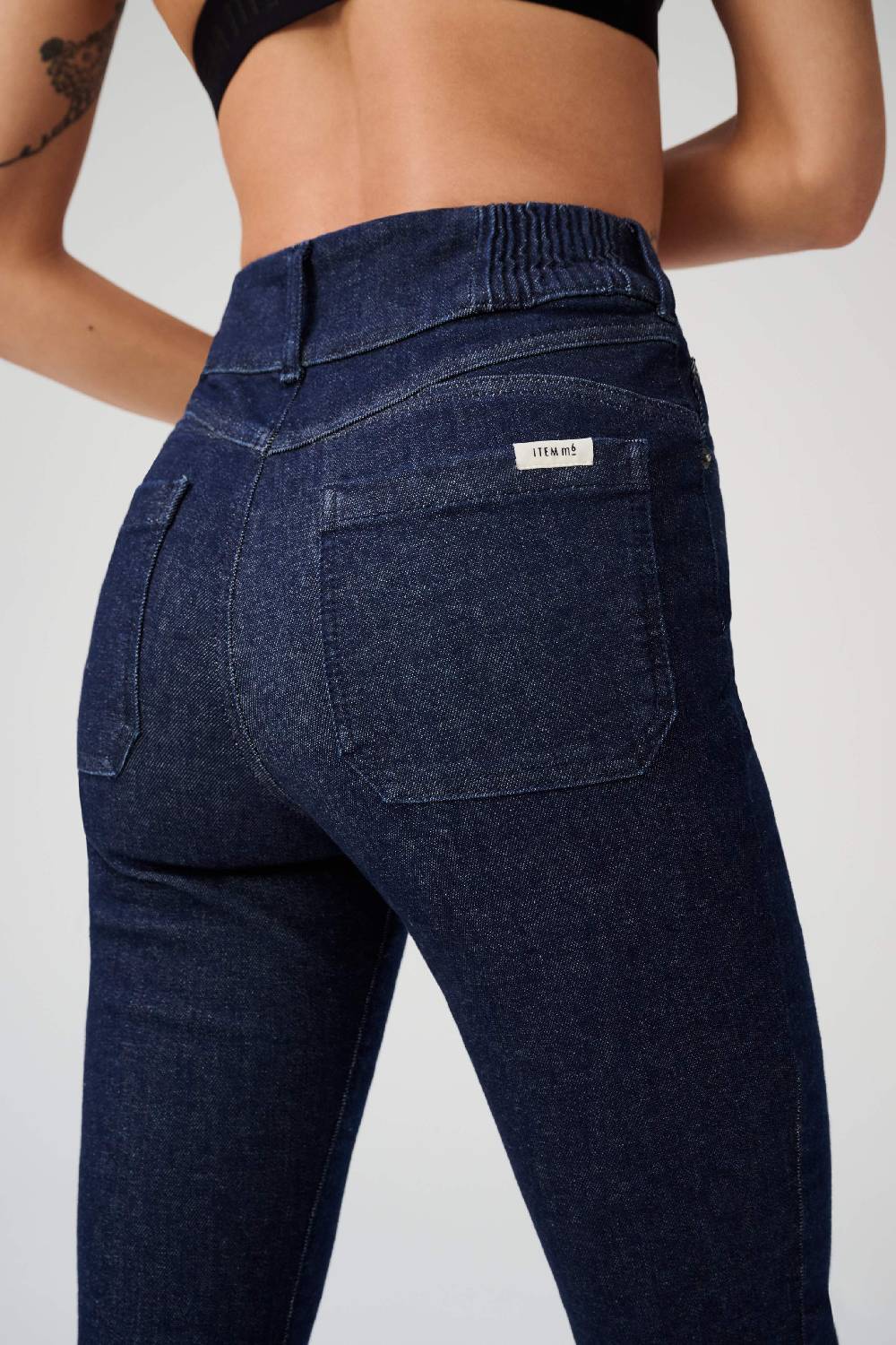 Item M6 Flared High Rise Denim Sonderangebote