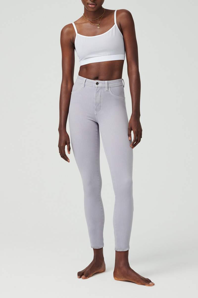 Item M6 Denim High Rise Pants Nur noch ein Tag übrig