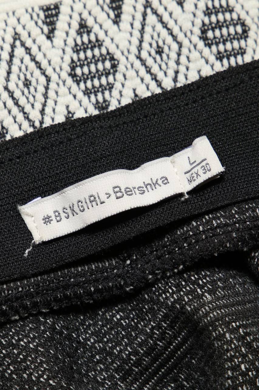 Carou Bershka Minirock mit geometrischem Muster Auslauf