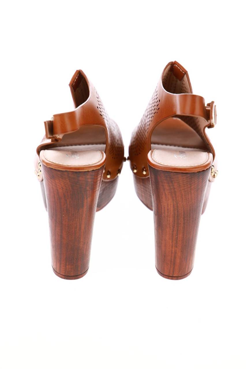 Carou Fersini Slingback-Pumps mit Cut-outs Bis zu 65% Rabatt