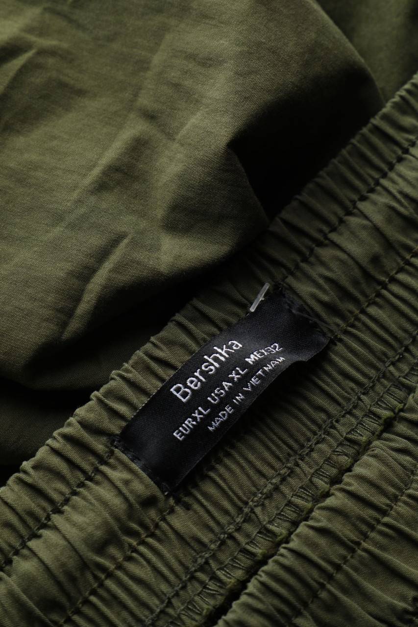 Carou Bershka Jogger-Hose mit aufgesetzten Taschen Osterangebot