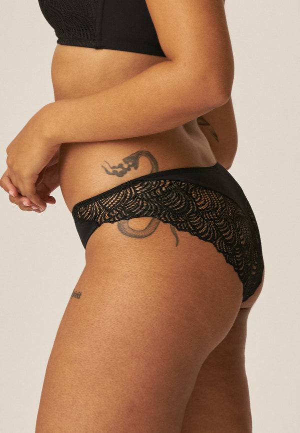 Naturana Slip mit Spitzendetails - Schwarz Begrenzt auf 3 Tage