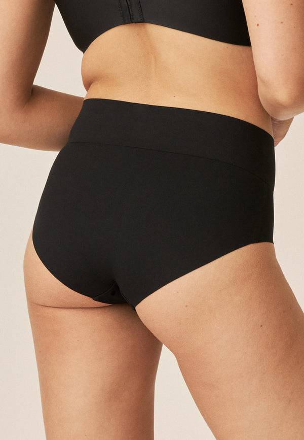Naturana High Waist Slip mit leichtem Shape-Effekt - Schwarz Letzter Tag